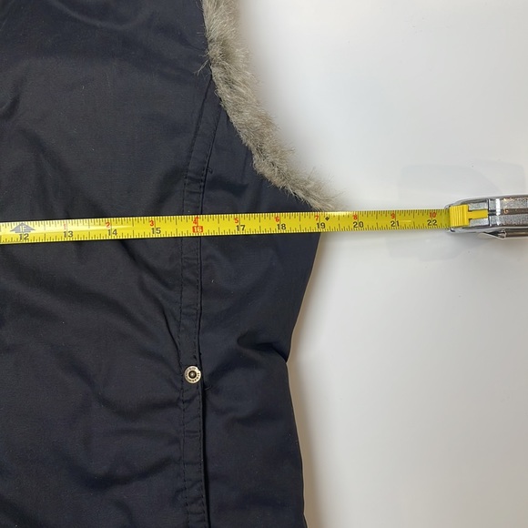 Esprit Black Flurry Reversible Vest - Picture 7 of 9